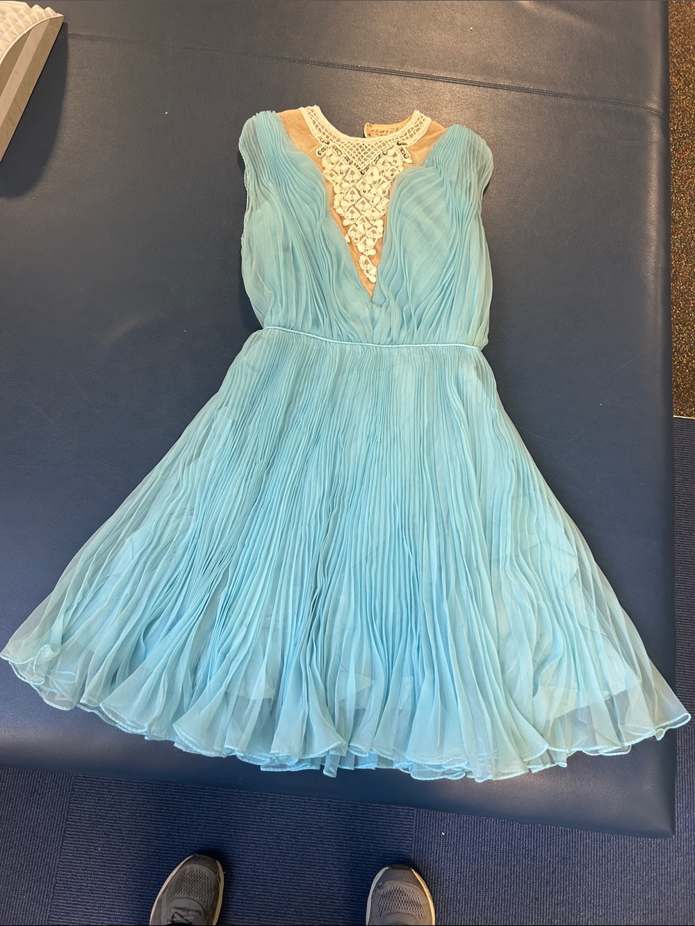 RARE!! Vintage Jack Bryan sz 6? Light Blue and White Beaded Trim pleated dress